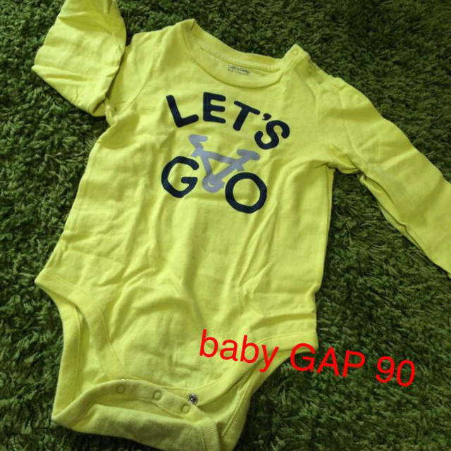 babyGAP(ベビーギャップ)のbaby GAP ロンパース90 yel キッズ/ベビー/マタニティのベビー服(~85cm)(ロンパース)の商品写真