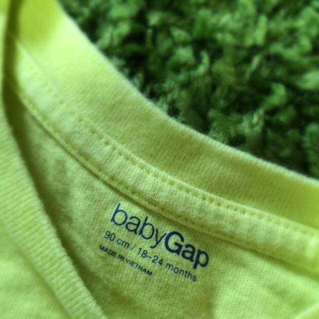 babyGAP(ベビーギャップ)のbaby GAP ロンパース90 yel キッズ/ベビー/マタニティのベビー服(~85cm)(ロンパース)の商品写真
