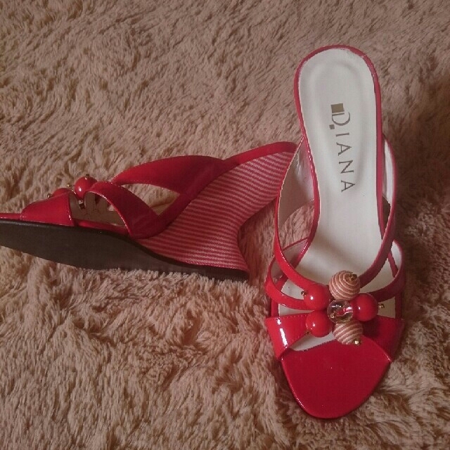 DIANA(ダイアナ)のDiana[Mサイズ]赤ミュール レディースの靴/シューズ(ミュール)の商品写真