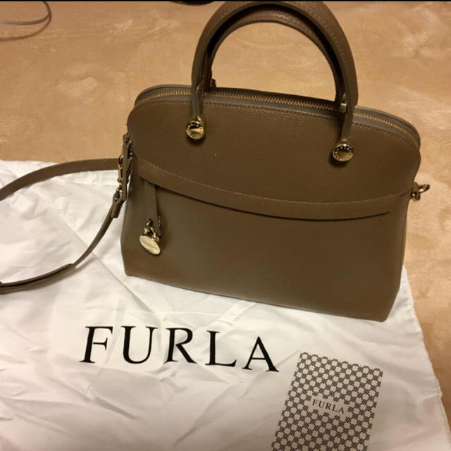 FURLA ショルダーバッグ　ハンドバッグ