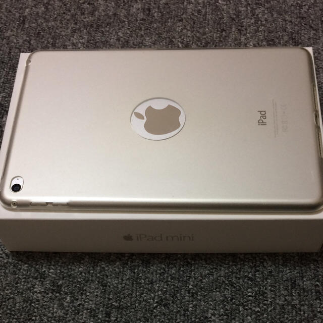 Apple(アップル)のAPPLE iPad mini 4 128g wifi シルバー 美品 完動品 スマホ/家電/カメラのPC/タブレット(タブレット)の商品写真