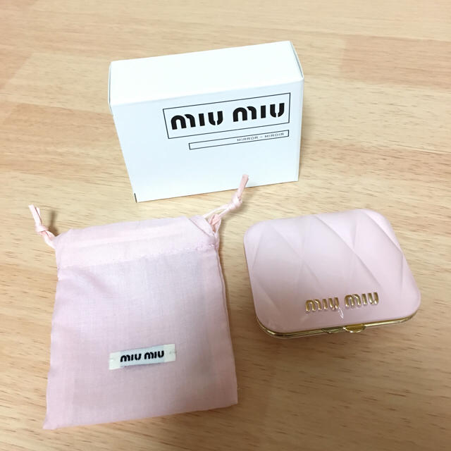 miumiu(ミュウミュウ)のmiu miu ノベルティミラー レディースのファッション小物(ミラー)の商品写真