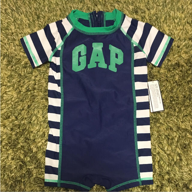 babyGAP(ベビーギャップ)の新品 ベビーギャップ 水着 70 ラッシュガード  キッズ/ベビー/マタニティのベビー服(~85cm)(水着)の商品写真