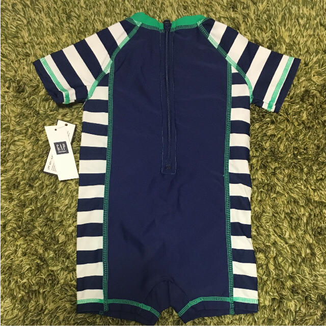 babyGAP(ベビーギャップ)の新品 ベビーギャップ 水着 70 ラッシュガード  キッズ/ベビー/マタニティのベビー服(~85cm)(水着)の商品写真