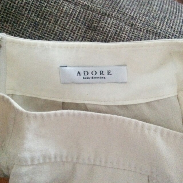 ADORE(アドーア)の【お値下げしました】ADORE ひざ上 スカート レディースのスカート(ひざ丈スカート)の商品写真