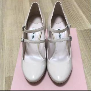 ミュウミュウ(miumiu)の限定値下げ新品66150円ミュウミュウmiumiu春夏パンプスヒール(ハイヒール/パンプス)