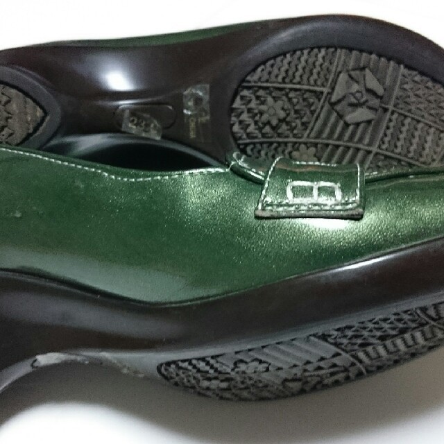 グリーンエナメルローファー レディースの靴/シューズ(ローファー/革靴)の商品写真