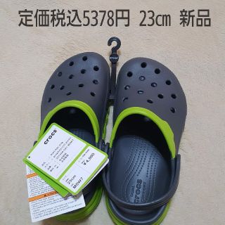 クロックス(crocs)の新品未使用 定価5378円 クロックス crocs グレー&黄緑 w7 23㎝①(サンダル)