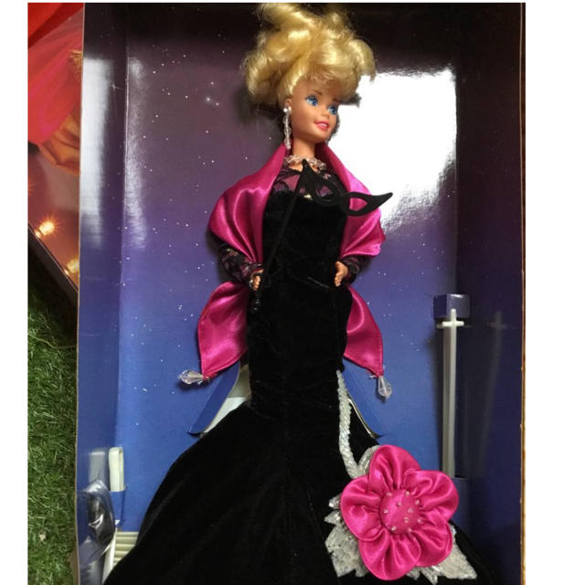 新品未使用●レア●1994年ビロードのドレスにビーズ刺繍高級ドレス●バービー人形