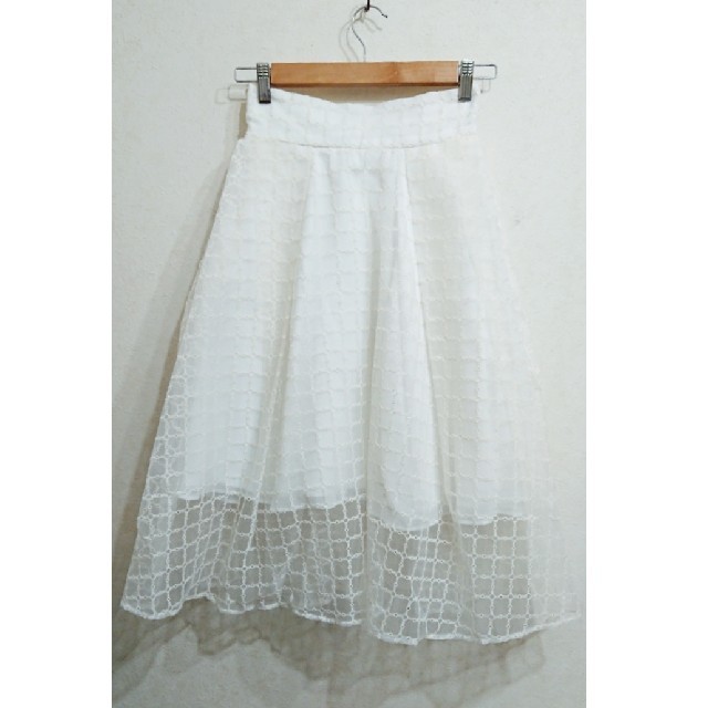 FRAY I.D(フレイアイディー)のフレイアイディー 格子柄刺繍オーガンジースカート レディースのスカート(ひざ丈スカート)の商品写真