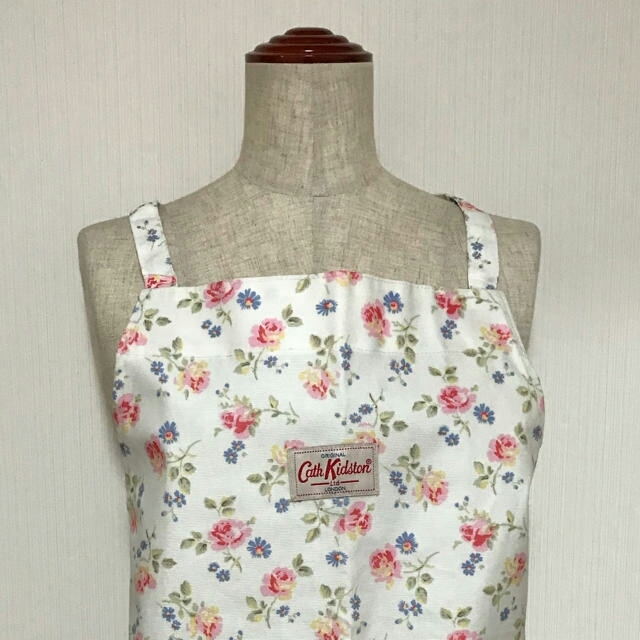 Cath Kidston(キャスキッドソン)の【CathKidston】撥水加工エプロン インテリア/住まい/日用品のキッチン/食器(収納/キッチン雑貨)の商品写真