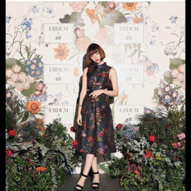 H&M(エイチアンドエム)のERDEM&H&M アーデム ジャガード花柄ワンピース ドレス サイズ34 レディースのワンピース(ひざ丈ワンピース)の商品写真
