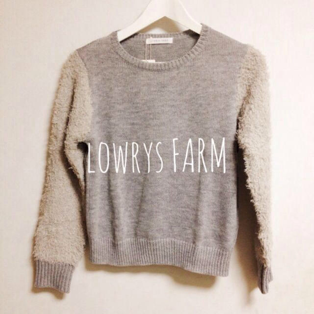 LOWRYS FARM(ローリーズファーム)のふわふわ袖ニット ☻ レディースのトップス(ニット/セーター)の商品写真