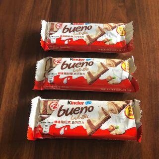 まりん様専用 kinder bueno 3個 & white3個セット(菓子/デザート)