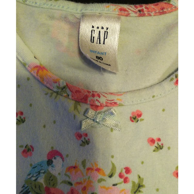 babyGAP(ベビーギャップ)の値下げ★BABYGAP★半袖ロンパース 80 キッズ/ベビー/マタニティのベビー服(~85cm)(ロンパース)の商品写真