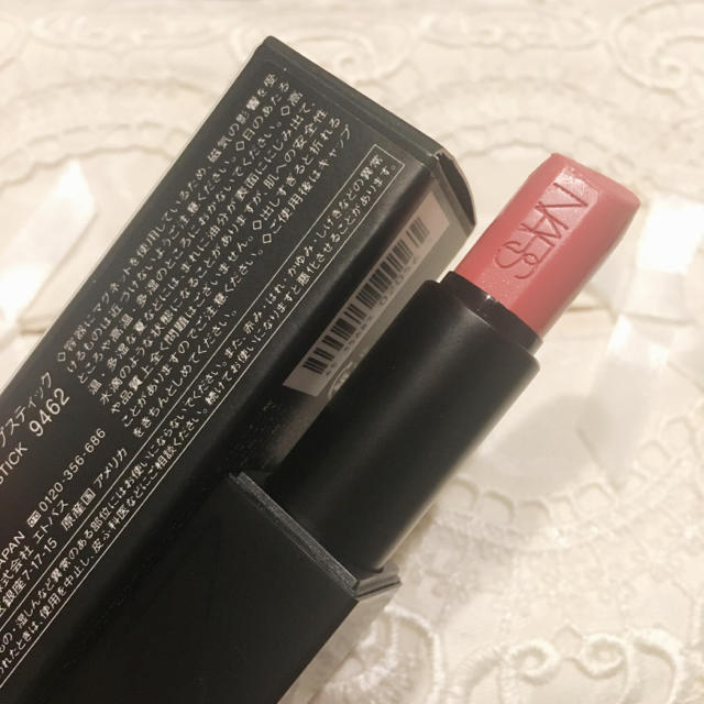 NARS(ナーズ)のNARS オーデイシャスリップスティック 9462 コスメ/美容のベースメイク/化粧品(口紅)の商品写真