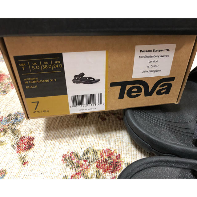 Teva(テバ)の【新品未使用品】TEVAサンダル US7 24cm レディースの靴/シューズ(サンダル)の商品写真