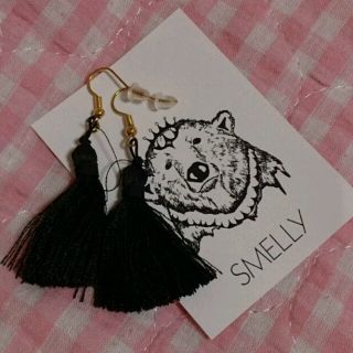 ケービーエフ(KBF)のSMELLY♡フリンジピアス(ピアス)