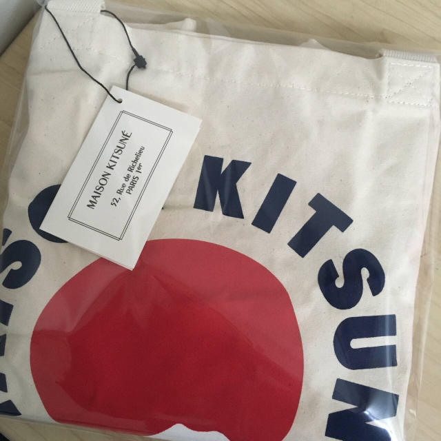 MAISON KITSUNE'(メゾンキツネ)のメゾンキツネ トートバッグ MAISON Kitsuné 新品❗️タグ付き❗️ レディースのバッグ(トートバッグ)の商品写真