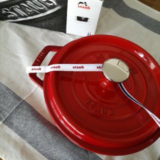 ストウブ(STAUB)のストウブ　18cm　チェリーレッド(鍋/フライパン)