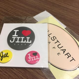 ジルスチュアート(JILLSTUART)のジルスチュアートカフェ 缶バッジ&シール(ステッカー？)セット(その他)