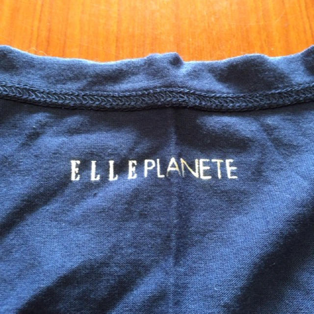 ELLE PLANETE(エルプラネット)の新品未使用 M 無地 Tシャツ レディースのトップス(Tシャツ(半袖/袖なし))の商品写真