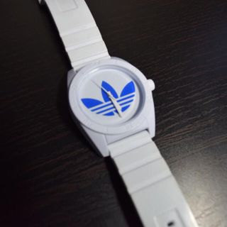 アディダス(adidas)のadidas 腕時計 白×青(腕時計)