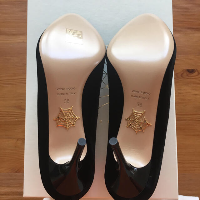 Charlotte Olympia(シャルロットオリンピア)の【みみチビ様専用】オリンピア キティ パンプス サイズ38 ヒール8.5 レディースの靴/シューズ(ハイヒール/パンプス)の商品写真