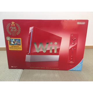 ウィー(Wii)のWii本体 (スーパーマリオ25周年仕様) 【メーカー生産終了】(家庭用ゲーム機本体)