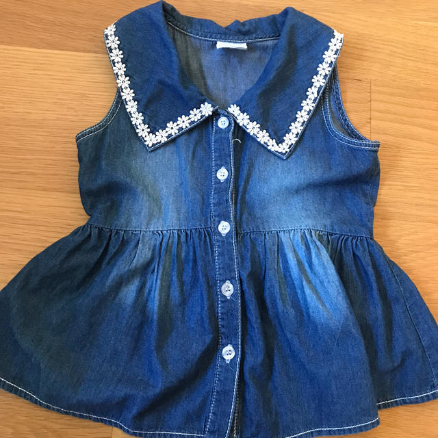 Donkey Jossy(ドンキージョシー)のクロ様110  デニムリボンベスト キッズ/ベビー/マタニティのキッズ服女の子用(90cm~)(ジャケット/上着)の商品写真