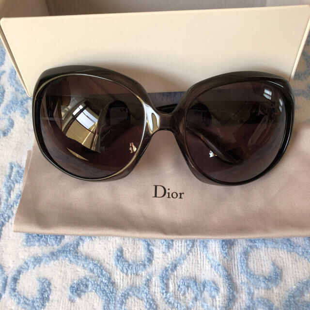 Christian Dior(クリスチャンディオール)のKOU様専用  Diorサングラス GLOSSY レディースのファッション小物(サングラス/メガネ)の商品写真