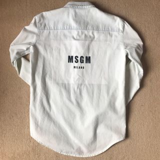 エムエスジイエム(MSGM)の新品タグ付！MSGMダンガリーシャツ★デニムブラウス40(シャツ/ブラウス(長袖/七分))