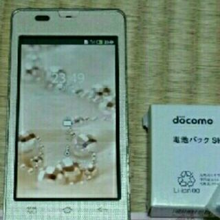 シャープ(SHARP)の'美品　docomo　SH-02Dガラホと予備電池(携帯電話本体)