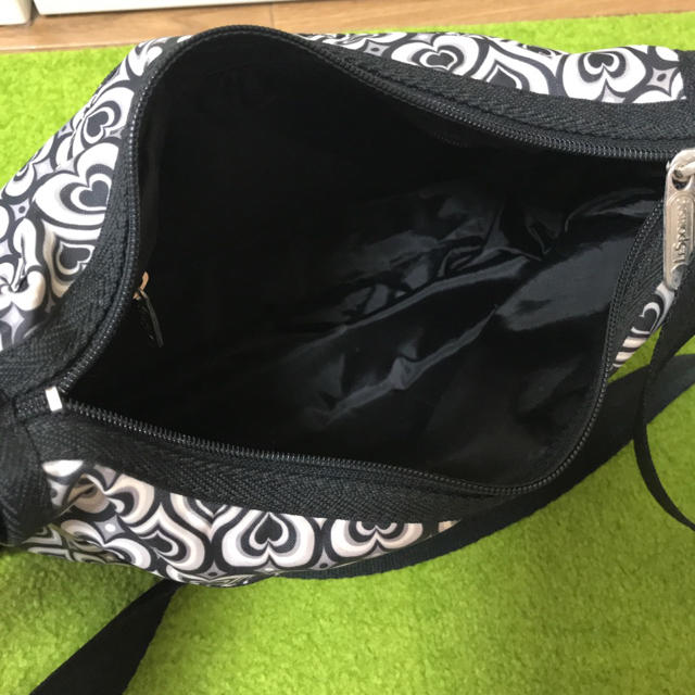 LeSportsac(レスポートサック)のレスポートサック☆ハート柄クラシックホーボー☆ハワイ レディースのバッグ(ショルダーバッグ)の商品写真