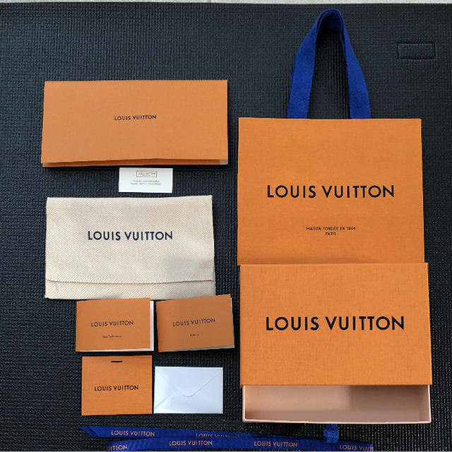 LOUIS VUITTON - ルイヴィトン 空箱 紙袋等の通販 by AGAVE｜ルイヴィトンならラクマ