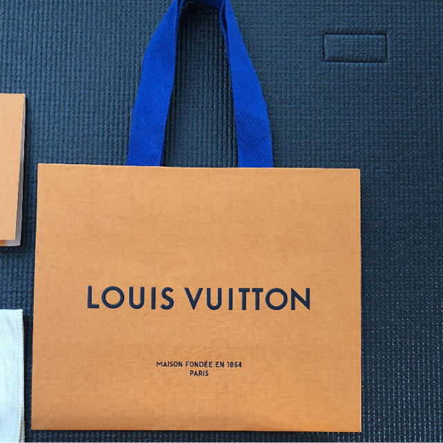 LOUIS VUITTON - ルイヴィトン 空箱 紙袋等の通販 by AGAVE LOUIS VUITTON - ルイヴィトン 空箱 紙袋等の通販 by AGAVE