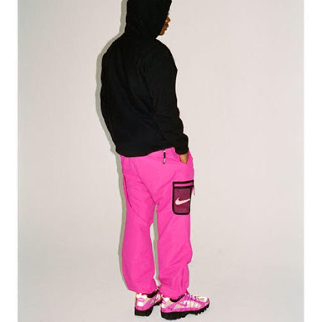 Supreme(シュプリーム)のTop様 専用 Nike supreme trail pink pants  メンズのパンツ(その他)の商品写真