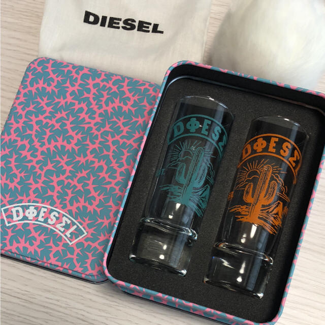 DIESEL(ディーゼル)のDIESEL《新品未使用》非売品 ショットグラス&キーホルダー メンズのファッション小物(その他)の商品写真