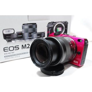 キヤノン(Canon)の★WiFi＆女性に大人気★ 新品 EOS M2レンズキットレッド(ミラーレス一眼)