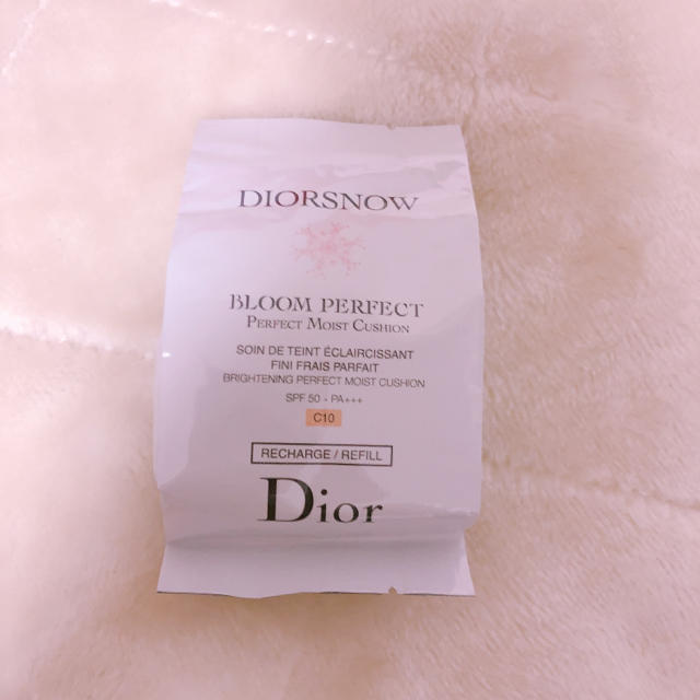 Dior(ディオール)のDior クッションファンデ スノーブルームパーフェクトクッション コスメ/美容のベースメイク/化粧品(ファンデーション)の商品写真