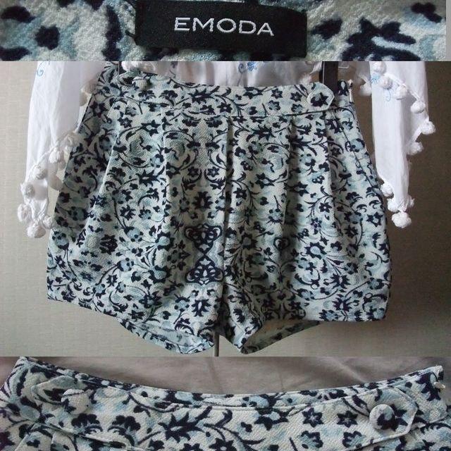 EMODA(エモダ)の【定価17000円】 EMODA ボタニカル柄 ジャケット パンツ セットアップ レディースのパンツ(ショートパンツ)の商品写真