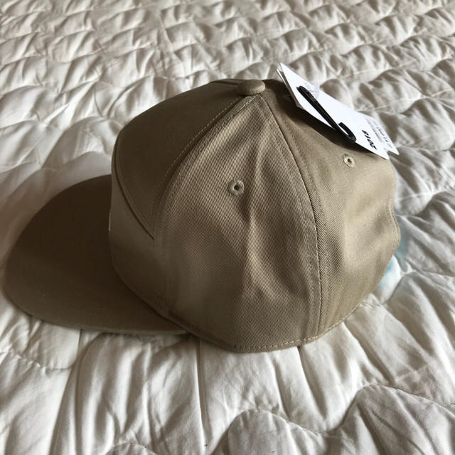 KIM JONES(キムジョーンズ)のGU KIM JONES ジェットキャップ ジグザグ ベージュ メンズの帽子(キャップ)の商品写真