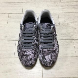 ナイキ(NIKE)のNIKE 花柄 スニーカー(スニーカー)