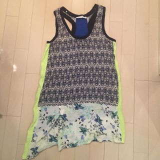 ザラ(ZARA)のZARA 小鳥柄 ネオン チュニック(チュニック)