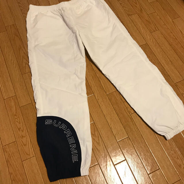 Supreme(シュプリーム)の【白L】Supreme Corner Arc Track Pant  メンズのパンツ(その他)の商品写真