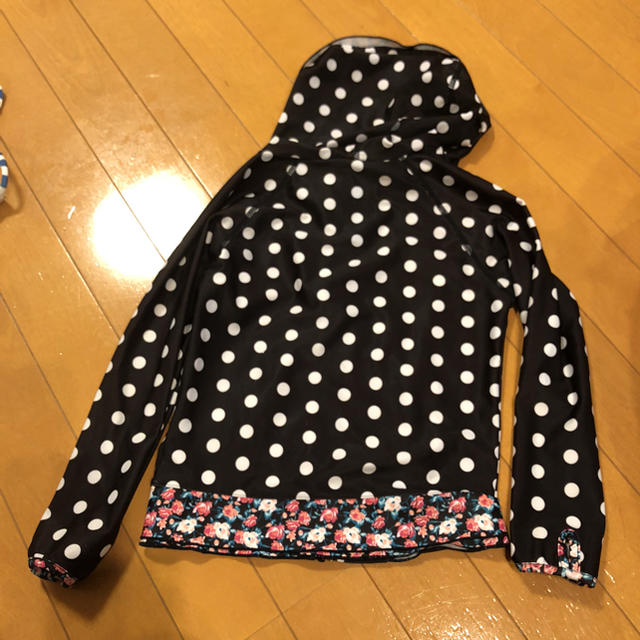 Roxy(ロキシー)のROXYラッシュガード サイズ100 キッズ/ベビー/マタニティのキッズ服女の子用(90cm~)(水着)の商品写真