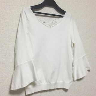 マイストラーダ(Mystrada)の【送料込】マイストラーダ   バック刺繍ニット 袖フレア トップス 白(カットソー(長袖/七分))