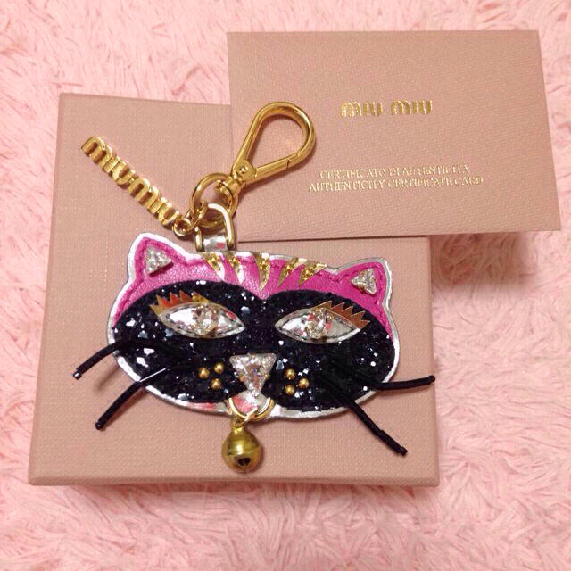 miumiu(ミュウミュウ)の♥︎ ねこ キーフォルダー ♥︎ レディースのファッション小物(キーホルダー)の商品写真