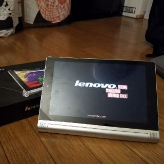 レノボ(Lenovo)のlenovo YOGA Tablet(タブレット)