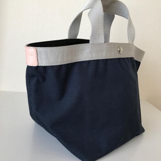 エルベシャプリエ(Herve Chapelier)のエルベシャプリエ ネイビー シルバー ドラジェタグ 美品(トートバッグ)